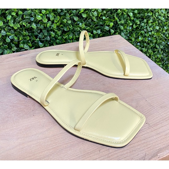 Brand New ZARA Size 37 Yellow Leather Strap Flat Sandals Square Toe